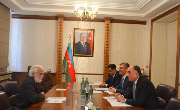 Azerbaijani FM receives outgoing Cuban ambassador 